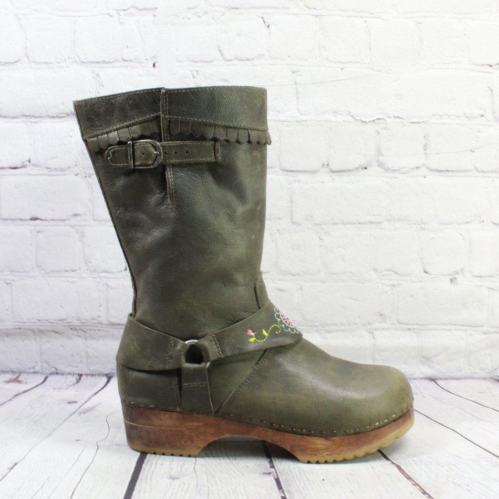 HANNA ANDERSSON Women's Black Leather Wood Clogs Embroidered Boots Size 39 US 9